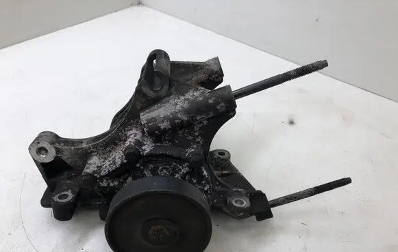 Toyota Avensis T270 Water pump 748032