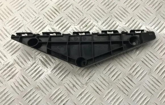 Toyota Avensis T270 Front bumper mounting bracket 5253505040