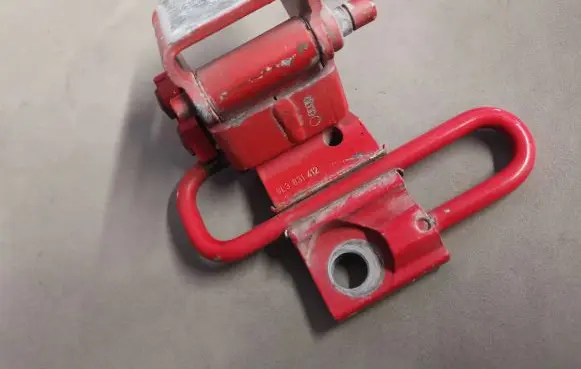 Audi A3 S3 8L Front door lower hinge 8L3831412