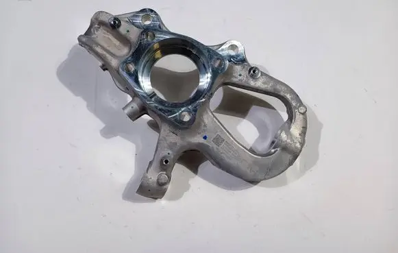 Chevrolet Corvette Front wheel hub spindle knuckle 84612177