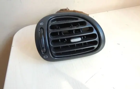 Peugeot 206 CC Dash center air vent grill 9632184877 442483439