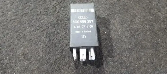 Audi A8 S8 D2 4D Other relay 8D0959257 05071100