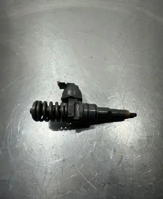 Volkswagen Polo Fuel injector 038130073ag
