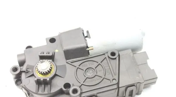 Jaguar XE Sunroof motor/actuator GX7353508AA