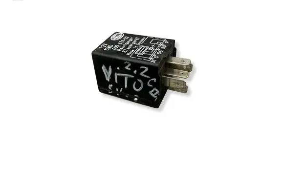 Mercedes-Benz Vito Viano W638 Other relay 00567402