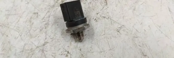 Audi A4 S4 B8 8K Fuel pressure sensor 0261545035