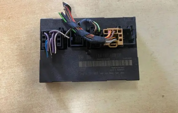 Volkswagen Caddy Comfort/convenience module 1K0959433CP 71074700000