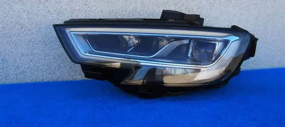Audi A3 S3 8V Headlight/headlamp 8V0941033F
