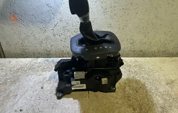 Ford Puma Gear shifter/selector BX72600206177 20230509 0499