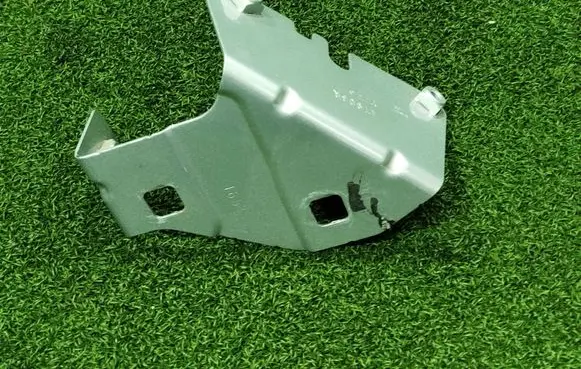 Renault Trafic III (X82) Fender mounting bracket 47903R 7L36