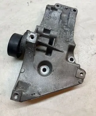 Volkswagen Golf IV Engine mounting bracket 036260685