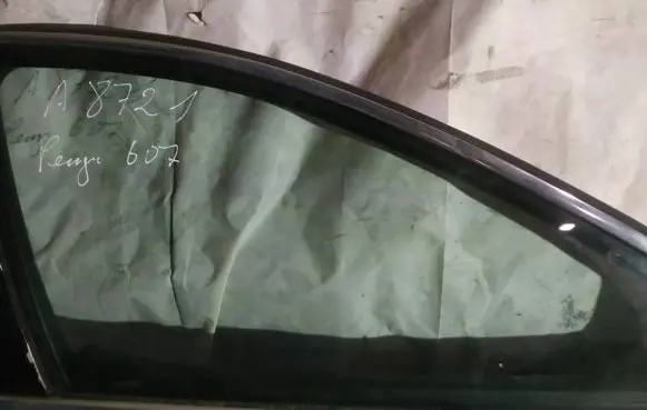 Peugeot 607 Front door window glass four-door 