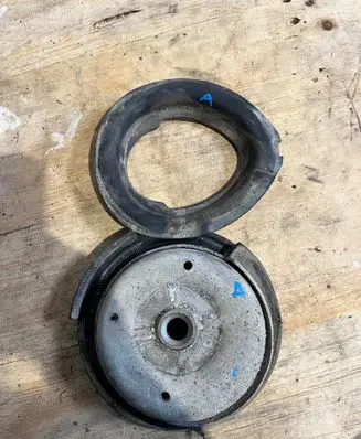 BMW 5 E60 E61 Front coil spring rubber mount 02614212