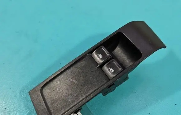 Skoda Fabia Mk3 (NJ) Electric window control switch 5E0959858A IMPRK1554044