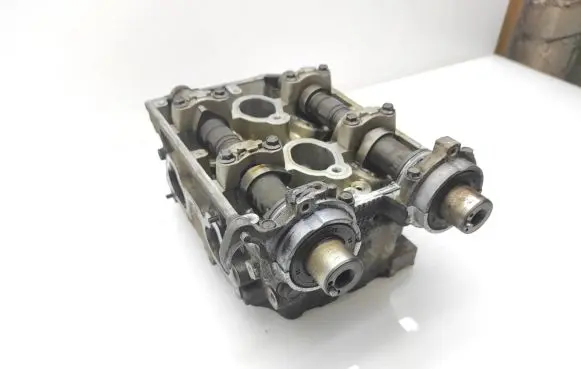 Subaru Forester SF Engine head 