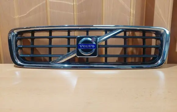 Volvo S60 Front bumper upper radiator grill 30698616