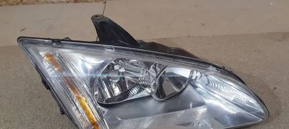 Ford Focus Headlight/headlamp 4M5113099AD 10178