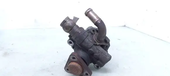 Volkswagen PASSAT B5.5 Power steering pump 8D0145155L