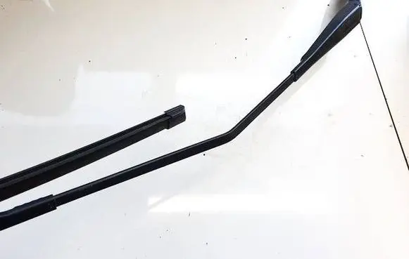 Volvo V40 Front wiper blade arm 31276060