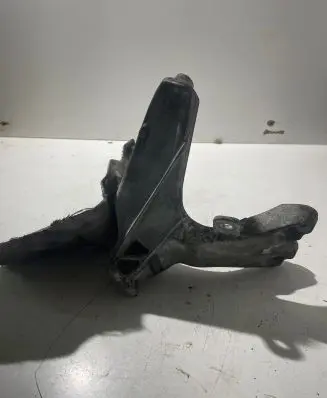 Audi A4 S4 B8 8K Engine mounting bracket