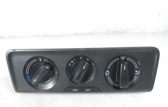 Skoda Fabia Mk3 (NJ) Climate control unit 6V0820045C