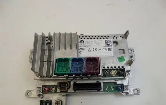 Fiat 500E Radio/CD/DVD/GPS head unit 52200941 05173540