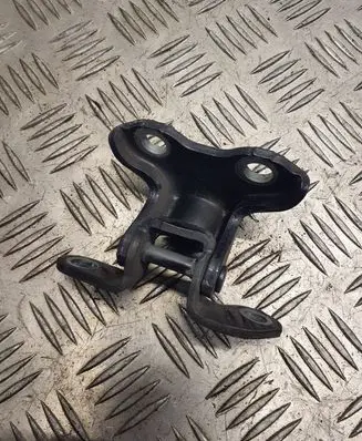 Toyota Avensis T270 Rear door upper hinge
