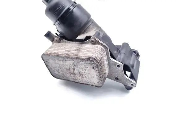 Mercedes-Benz Vito Viano W447 Oil filter mounting bracket 152085948R