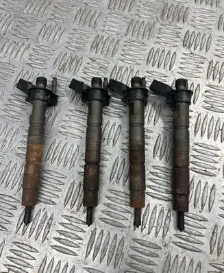 BMW 5 E60 E61 Fuel injectors set 7805428