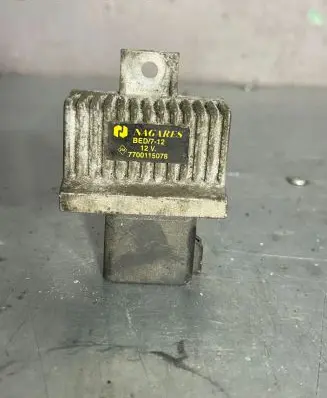 Renault Clio III Glow plug pre-heat relay 7700115078 BED712