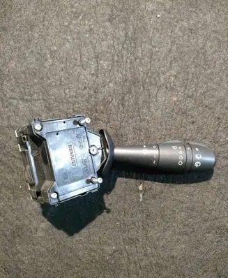 Renault Captur Wiper control stalk E10670323