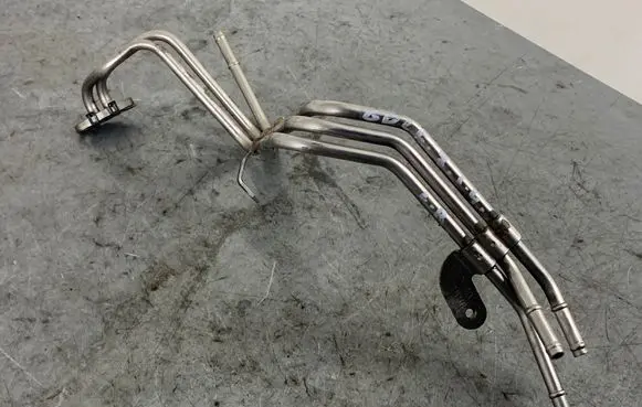 Volkswagen Golf VII Engine coolant pipe/hose 04E122157H