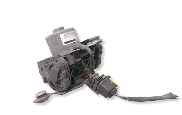 Mercedes-Benz B W246 W242 Vacuum pump A2424300632