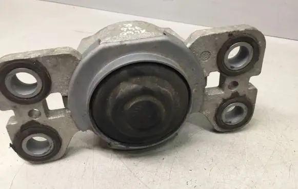 Volvo XC60 Gearbox mount 8G9N7M121AA00