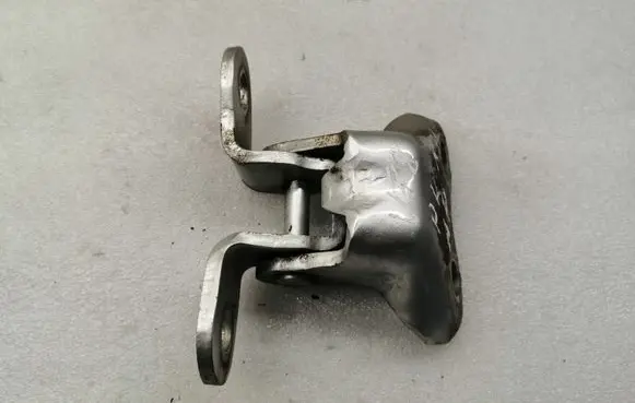 Toyota Corolla Verso AR10 Front door lower hinge 687400F010