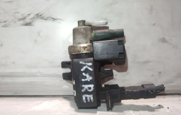KIA Carens I Valve vacuum 