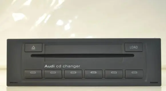 Audi A4 S4 B7 8E 8H CD/DVD changer 8E0035111D CXCA1492GC AUZ5ZAF2110360