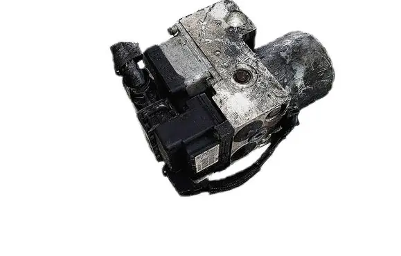 Volkswagen PASSAT B5 ABS Pump 0273004573 3B0614111