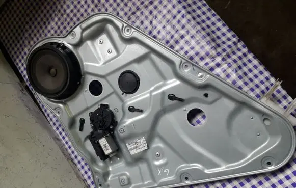 KIA Ceed Rear door window regulator with motor 338002H000