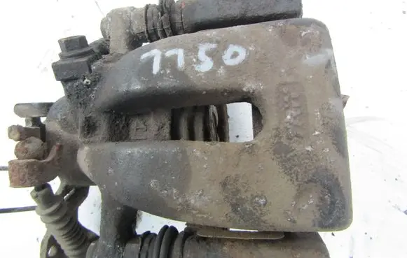 Opel Zafira B Rear brake caliper 