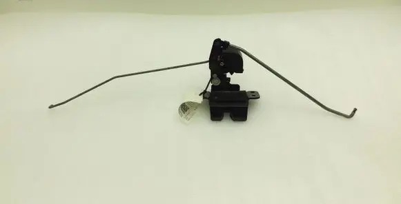 Hyundai Santa Fe Tailgate/trunk/boot lock/catch/latch 812302B000