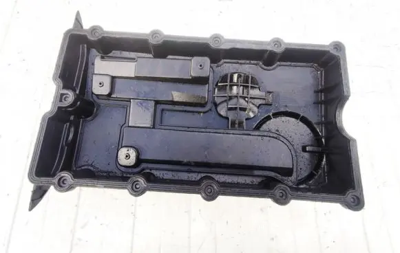Volkswagen PASSAT B6 Rocker cam cover 03G103475