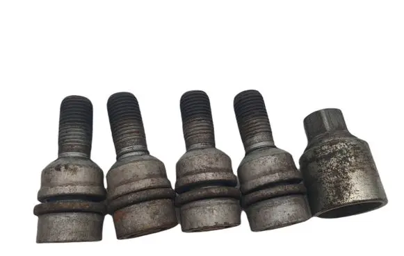 Audi Q7 4L Anti-theft wheel nuts and lock 