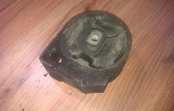 Volkswagen Golf II Engine mount bracket 191199262a