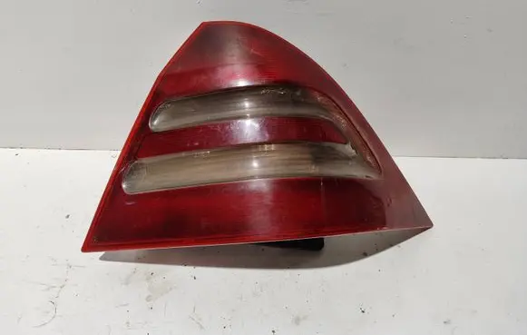 Mercedes-Benz C W203 Rear/tail lights 3311r