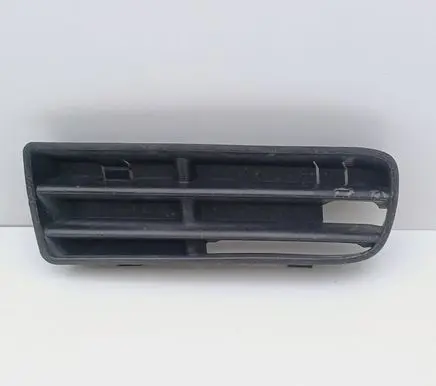 Volkswagen Golf IV Front bumper lower grill 1J0853665B