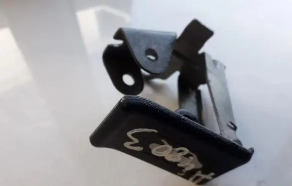 Honda CR-V Engine bonnet (hood) release handle