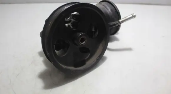 Toyota Avensis T250 Power steering pump U12