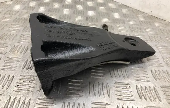 BMW 5 E60 E61 Engine mounting bracket 6771072 103827 23191310