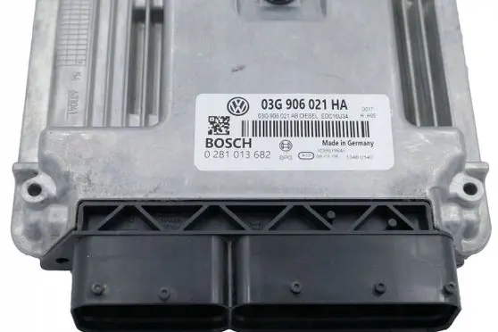 Volkswagen Golf V Engine control unit/module 03G906021HA